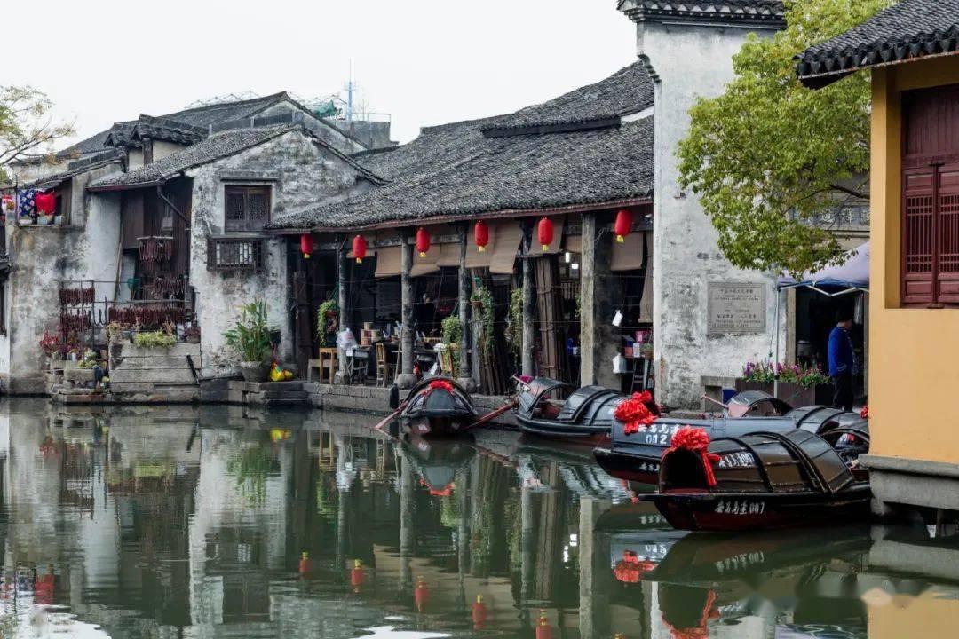 宠女友无下限！王大陆穿女款大衣滑冰，前任蔡卓宜看了会咋想？